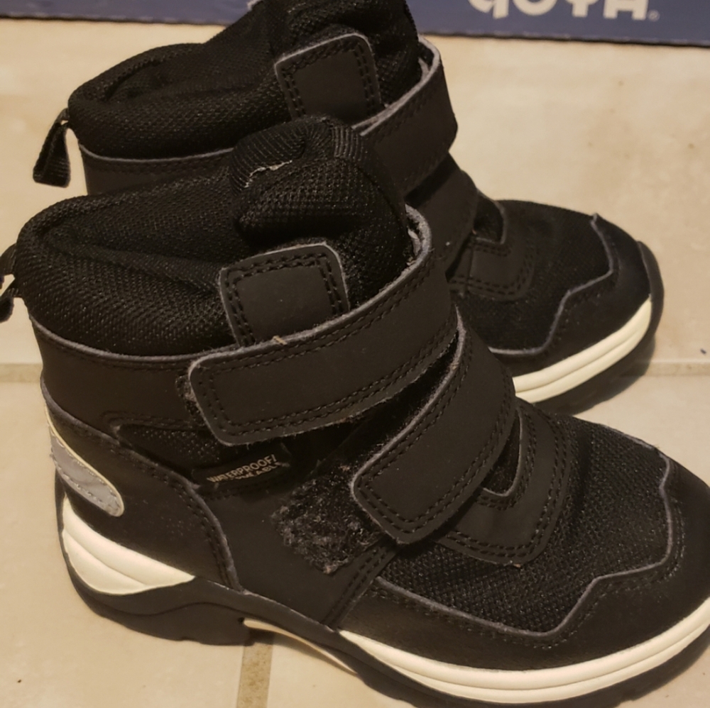 Winter boots waterproof